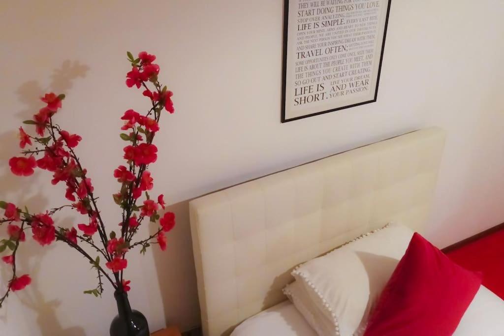 Unique & Beautiful Bedroom In Of Florencia